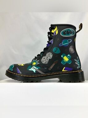 Dr Martens NEW sticker 1460 boots 8 Hole Womens Size 6 leather Lace up